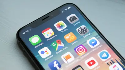 Push notification from restaurant app appearing on customer phone screen
